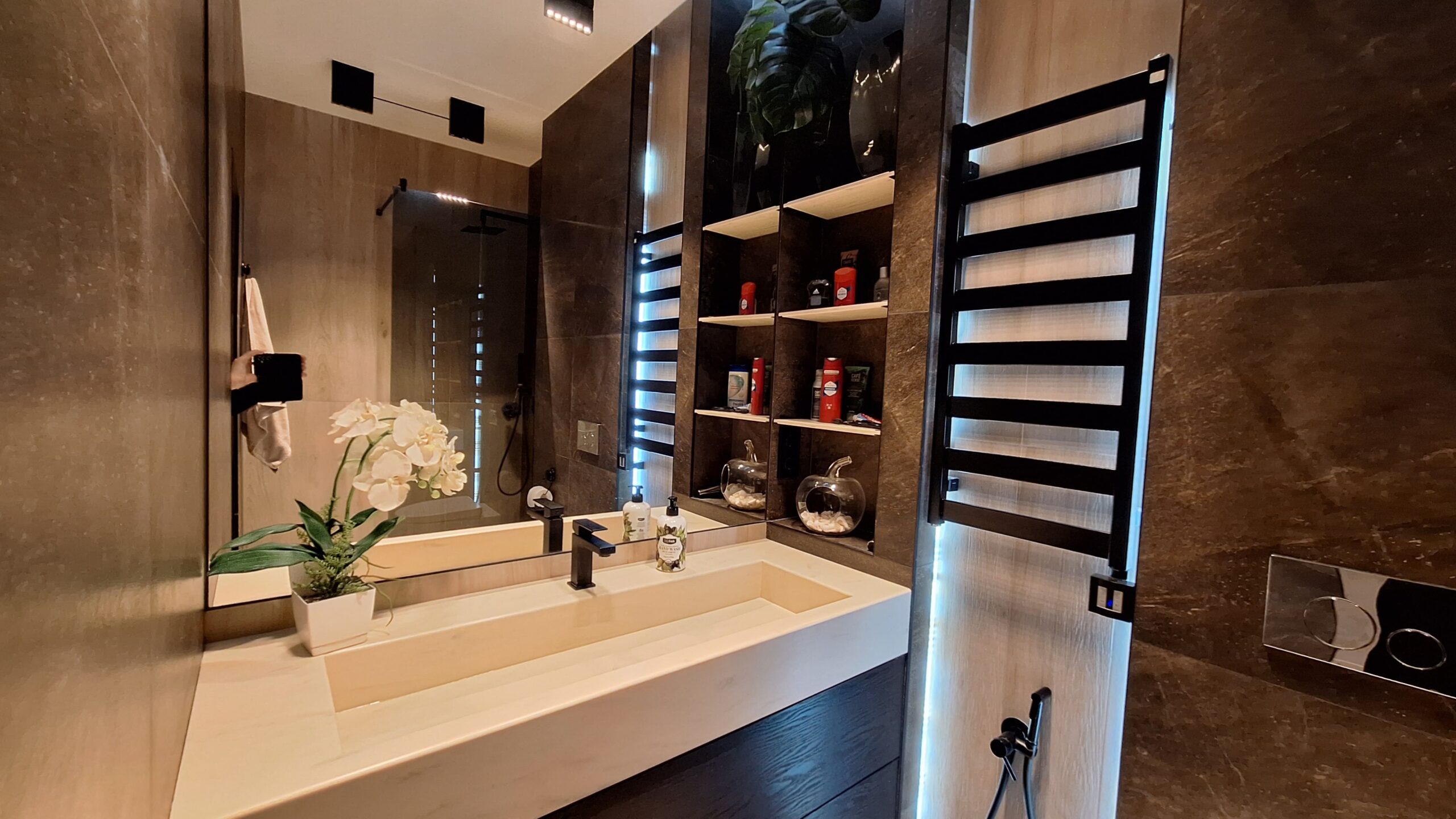 Санузел с душевой Современный стиль